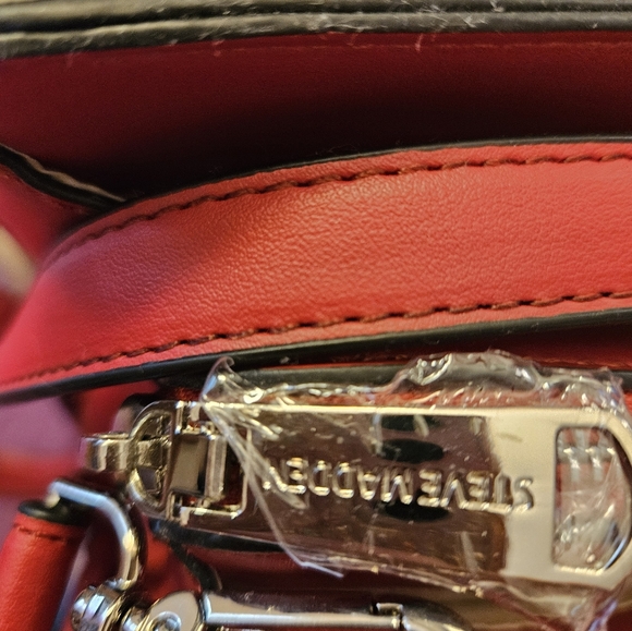 Red Designer Crossbody Bag By STEVE MADDEN - Picture 9 of 9